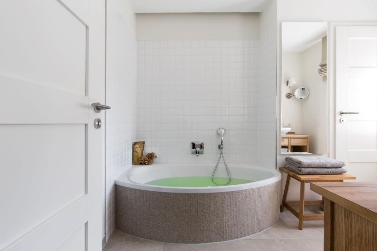 Reetdorf Geltinger Birk Atelierhaus Mooreiche Nieby  Buitenkant foto